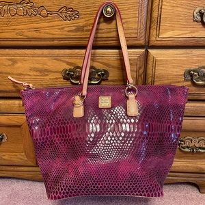 Dooney and Bourke tote